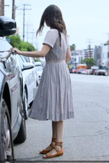 Rachel Bilson feet photo thumbnail
