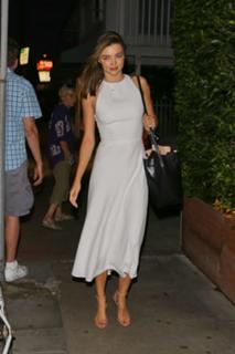 Miranda Kerr feet photo thumbnail
