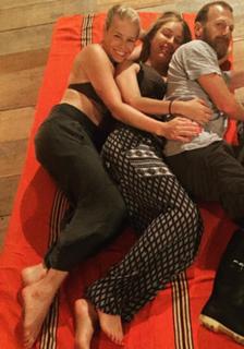Chelsea Handler feet photo thumbnail