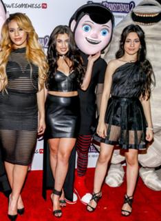 Camila Cabello feet photo thumbnail