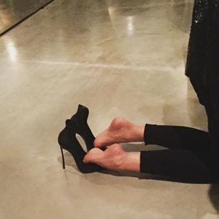 Victoria Beckham feet photo thumbnail