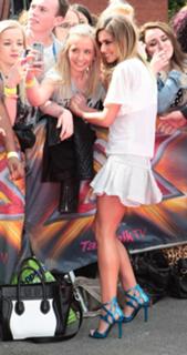 Cheryl feet photo thumbnail