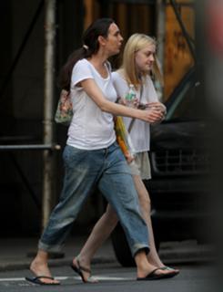 Dakota Fanning feet photo thumbnail