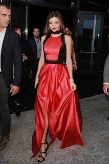 Miranda Kerr feet photo thumbnail