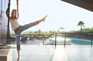 Jennifer Aniston feet photo thumbnail