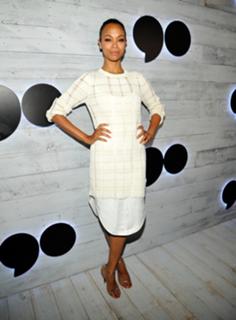 Zoe Saldana feet photo thumbnail