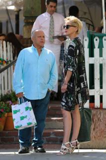 Sharon Stone feet photo thumbnail