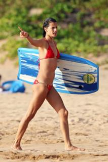 Alessandra Ambrosio feet photo thumbnail