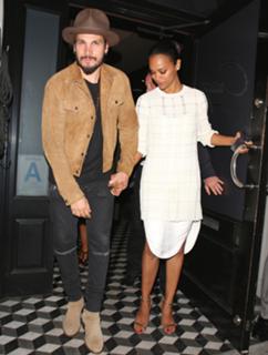 Zoe Saldana feet photo thumbnail