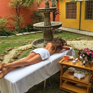 Izabel Goulart feet photo thumbnail