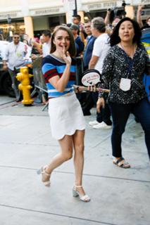 Maisie Williams feet photo thumbnail