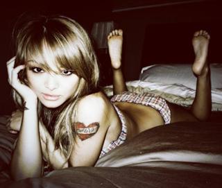 Tila Tequila feet photo 2