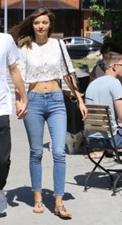 Miranda Kerr feet photo thumbnail