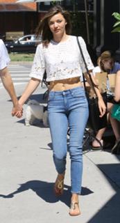 Miranda Kerr feet photo thumbnail