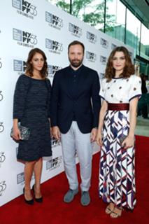 Rachel Weisz feet photo thumbnail