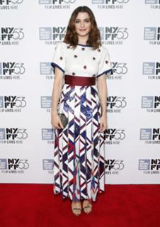 Rachel Weisz feet photo thumbnail