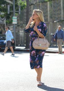 Reese Witherspoon feet photo thumbnail