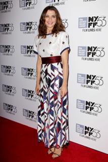 Rachel Weisz feet photo thumbnail
