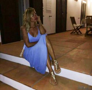 Ilary Blasi feet photo thumbnail
