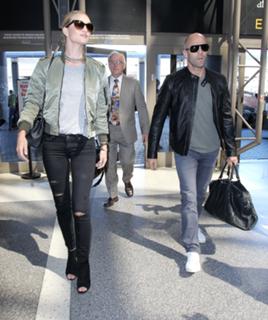 Rosie Huntington-Whiteley feet photo thumbnail