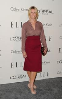 Chelsea Handler feet photo thumbnail