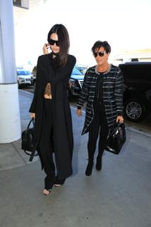 Kendall Jenner feet photo thumbnail
