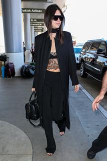 Kendall Jenner feet photo thumbnail