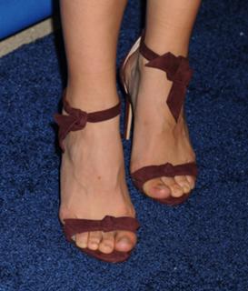 Katharine McPhee feet photo thumbnail