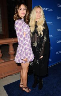 Katharine McPhee feet photo thumbnail