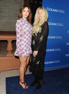 Katharine McPhee feet photo thumbnail