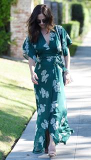 Minka Kelly feet photo thumbnail