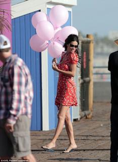Adriana Lima feet photo thumbnail