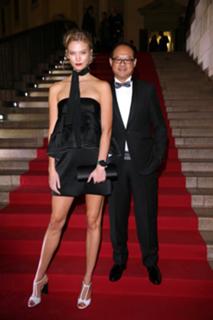 Karlie Kloss feet photo thumbnail