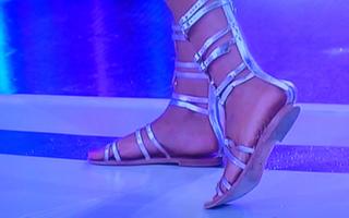 Caterina Balivo feet photo thumbnail