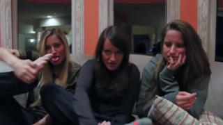 Justine Ezarik feet photo thumbnail