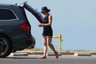 Jennifer Garner feet photo thumbnail