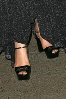 Mariah Carey feet photo thumbnail