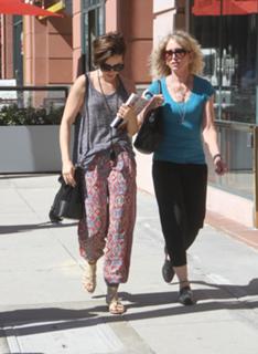Lily Collins feet photo thumbnail