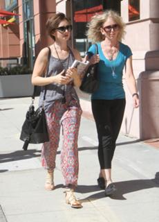 Lily Collins feet photo thumbnail