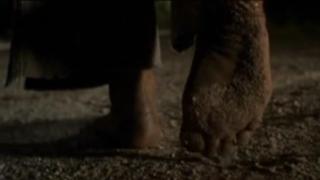 Halle Berry feet photo thumbnail