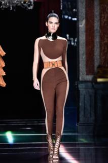 Kendall Jenner feet photo thumbnail