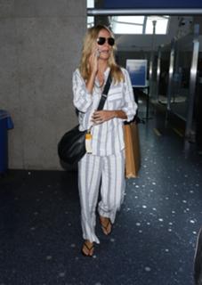 Heidi Klum feet photo thumbnail