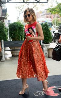 Sophia Bush feet photo thumbnail