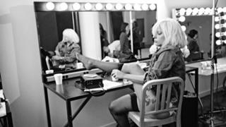 Lady Gaga feet photo thumbnail