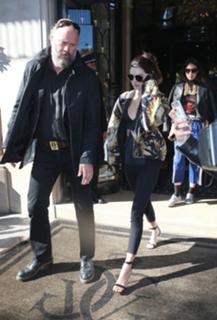 Kendall Jenner feet photo thumbnail