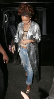 Rihanna feet photo thumbnail