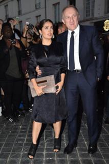 Salma Hayek feet photo thumbnail