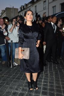 Salma Hayek feet photo thumbnail