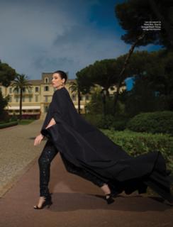 Julianna Margulies feet photo thumbnail