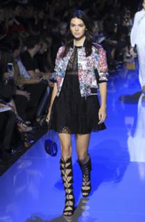 Kendall Jenner feet photo thumbnail